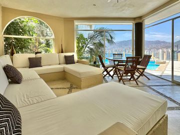 RESIDENCIA EN VENTA CON VISTA A LA BAHÍA DE ACAPULCO | JOYAS DE BRISAMAR