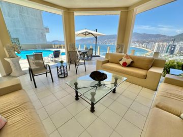 RESIDENCIA EN VENTA CON VISTA A LA BAHÍA DE ACAPULCO | JOYAS DE BRISAMAR