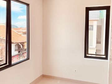Rumah Cantik Baru Siap Huni di Kebon Kopi Kota Cimahi Cibeureum