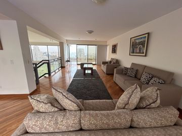 ¡Espectacular Duplex Penthouse Frente al Golf San Isidro!