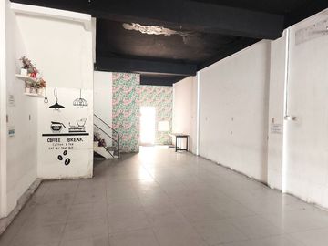 Disewakan Ruko Komplek Cemara Asri (Bundaran) Jalan Boulevard Raya sederetan Mixue