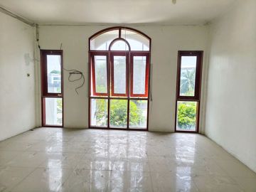 Disewakan Ruko Komplek Cemara Asri (Bundaran) Jalan Boulevard Raya sederetan Mixue