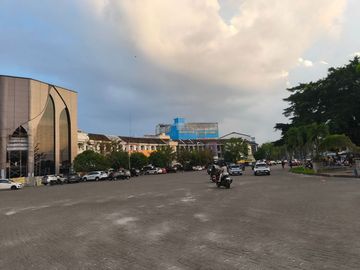 Disewakan Ruko Komplek Cemara Asri (Bundaran) Jalan Boulevard Raya sederetan Mixue