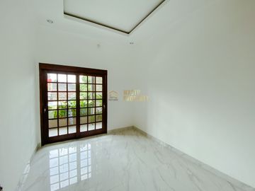 RUMAH MEWAH 3LT DI WEDOMARTANI DEKAT GLOBAL ISLAMIC CENTER, SLEMAN