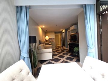 Poolside Balcony!!! Direct Access to the Pool! For Sale: Espana Condo Resort, 44.09 SQ.M. Prime Location! Right on Jomtien Second Road