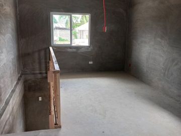 DUPLEX W/ GARAGE TOWNHOUSE IN SARIAYA QUEZON