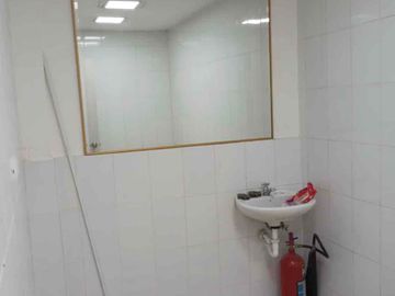 Local comercial en venta, sector Kennedy frente al Policentro