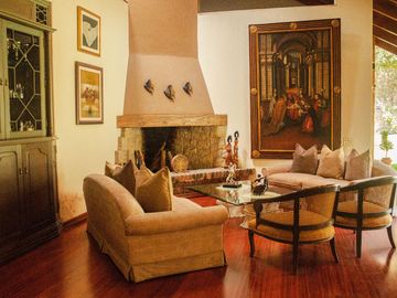 HERMOSA RESIDENCIA EN VENTA LA PRADERA