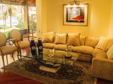 HERMOSA RESIDENCIA EN VENTA LA PRADERA