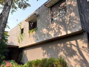 Rumah Estetik dan Natural dengan Joglo dan Kolam Renang di Maguwoharjo