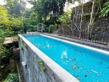Rumah Estetik dan Natural dengan Joglo dan Kolam Renang di Maguwoharjo