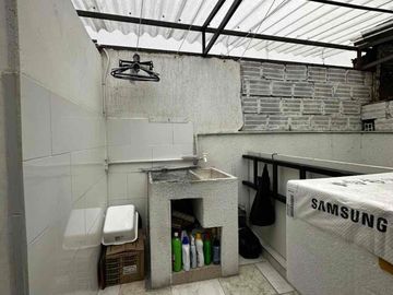 🟧SE VENDE O SE PERMUTA POR UNA CASA EN MEDELLÍN - Apartamento segundo piso santa Teresita Dosquebradas remodelado