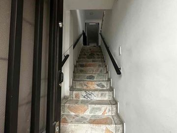 🟧SE VENDE O SE PERMUTA POR UNA CASA EN MEDELLÍN - Apartamento segundo piso santa Teresita Dosquebradas remodelado