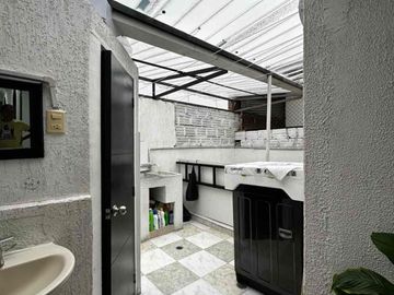 🟧SE VENDE O SE PERMUTA POR UNA CASA EN MEDELLÍN - Apartamento segundo piso santa Teresita Dosquebradas remodelado