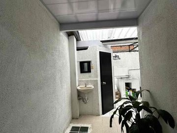🟧SE VENDE O SE PERMUTA POR UNA CASA EN MEDELLÍN - Apartamento segundo piso santa Teresita Dosquebradas remodelado