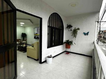 🟧SE VENDE O SE PERMUTA POR UNA CASA EN MEDELLÍN - Apartamento segundo piso santa Teresita Dosquebradas remodelado