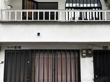 🟧SE VENDE O SE PERMUTA POR UNA CASA EN MEDELLÍN - Apartamento segundo piso santa Teresita Dosquebradas remodelado