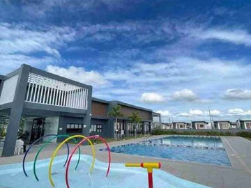 townhouse near Metro Manila