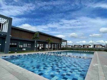 townhouse near Metro Manila