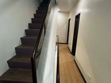 FOR SALE: TOWNHOUSE IN MANILA -Walking distance to DLSU and St. Scholastica