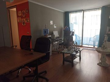DEPARTAMENTO EN BARRIO REPUBLICA, A 2 CUDRAS E METRO TOESCA. 3 DORM, 2 BAÑOS.