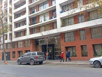DEPARTAMENTO EN BARRIO REPUBLICA, A 2 CUDRAS E METRO TOESCA. 3 DORM, 2 BAÑOS.