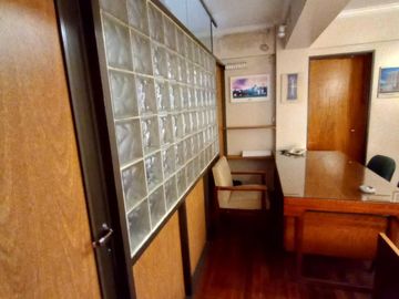 Oficina en Planta Baja en Venta – Centro de Mendoza