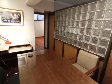 Oficina en Planta Baja en Venta – Centro de Mendoza