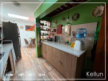 Vendo Amplia Casa, 5 Dormitorios, Sector Lomas De San Andrés