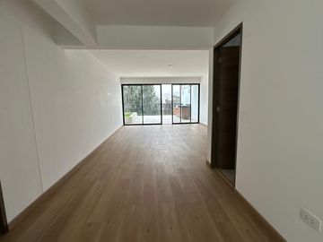 Moderno Y Lujoso Dúplex En Zona Residencial Con Vista A Parque En Surco