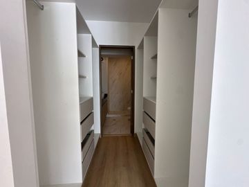 Moderno Y Lujoso Dúplex En Zona Residencial Con Vista A Parque En Surco
