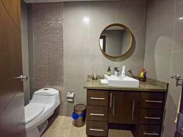 🏙️En Venta Departamento de Lujo de 3 Dormitorios cerca de la Primero de Mayo y Av. 12 de Octubre🏢