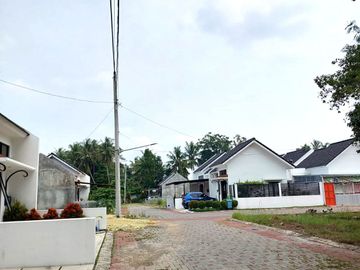 Rumah Baru Siap Huni di Taman Ayom Sedayu