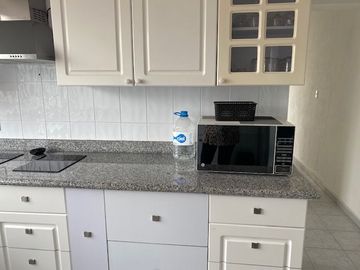 HERMOSO DEPARTAMENTO AMUEBLADO Y EQUIPADO