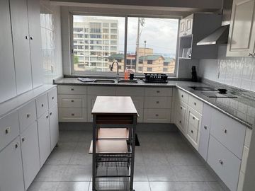 HERMOSO DEPARTAMENTO AMUEBLADO Y EQUIPADO