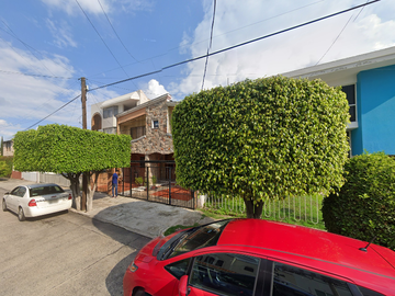 Casa en C. Quetzalcóatl, Jardines del Sol, 45050 Zapopan, Jal., México