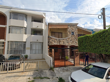Casa en C. Quetzalcóatl, Jardines del Sol, 45050 Zapopan, Jal., México