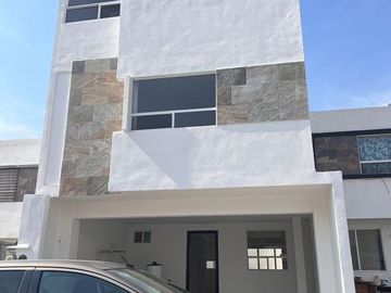 Casa en Venta en Col. Quinta Real Primer Sector