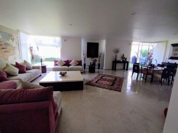MARAVILLOSA RESIDENCIA EN VENTA EN EXCLUSIVO CONDOMINIO EN LA PARTE BAJA DE SAN JERÓNIMO