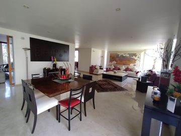 MARAVILLOSA RESIDENCIA EN VENTA EN EXCLUSIVO CONDOMINIO EN LA PARTE BAJA DE SAN JERÓNIMO