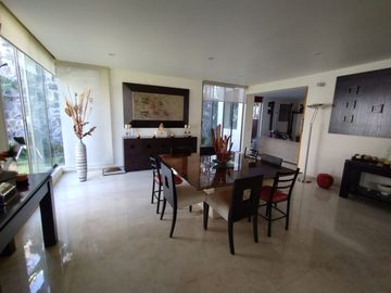 MARAVILLOSA RESIDENCIA EN VENTA EN EXCLUSIVO CONDOMINIO EN LA PARTE BAJA DE SAN JERÓNIMO