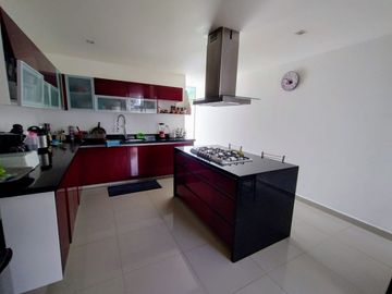MARAVILLOSA RESIDENCIA EN VENTA EN EXCLUSIVO CONDOMINIO EN LA PARTE BAJA DE SAN JERÓNIMO