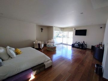 MARAVILLOSA RESIDENCIA EN VENTA EN EXCLUSIVO CONDOMINIO EN LA PARTE BAJA DE SAN JERÓNIMO