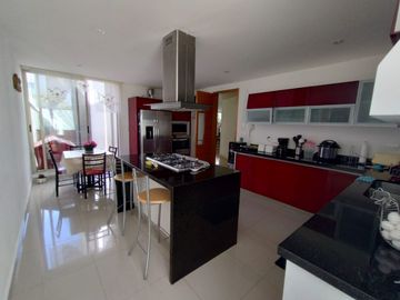MARAVILLOSA RESIDENCIA EN VENTA EN EXCLUSIVO CONDOMINIO EN LA PARTE BAJA DE SAN JERÓNIMO