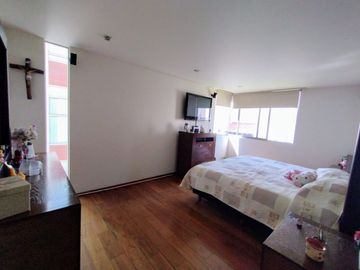 MARAVILLOSA RESIDENCIA EN VENTA EN EXCLUSIVO CONDOMINIO EN LA PARTE BAJA DE SAN JERÓNIMO
