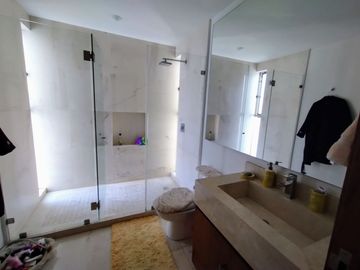 MARAVILLOSA RESIDENCIA EN VENTA EN EXCLUSIVO CONDOMINIO EN LA PARTE BAJA DE SAN JERÓNIMO