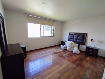 MARAVILLOSA RESIDENCIA EN VENTA EN EXCLUSIVO CONDOMINIO EN LA PARTE BAJA DE SAN JERÓNIMO