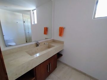 MARAVILLOSA RESIDENCIA EN VENTA EN EXCLUSIVO CONDOMINIO EN LA PARTE BAJA DE SAN JERÓNIMO