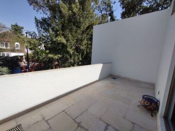 MARAVILLOSA RESIDENCIA EN VENTA EN EXCLUSIVO CONDOMINIO EN LA PARTE BAJA DE SAN JERÓNIMO