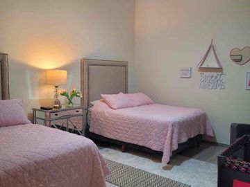 CASA EN VENTA EN LA CORUÑA RESIDENCIAL. SECCIÓN ORZAN. 4 recámaras